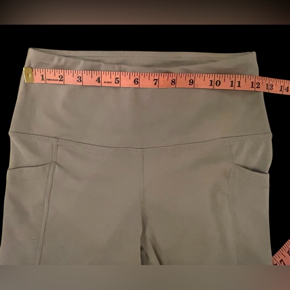 Yogalicious Shorts - Picture 4 of 8